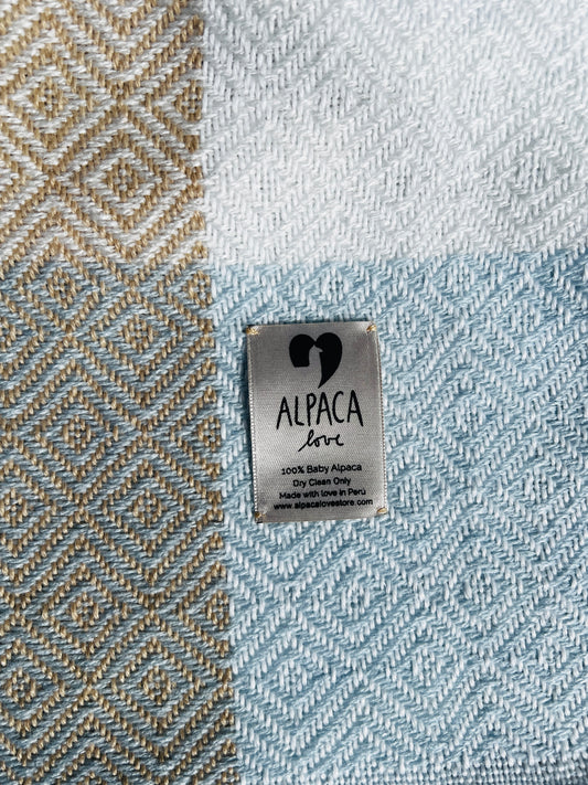 Alpaka Decke aus 100% Baby Alpaka Wolle Hellblau, beige und weiß