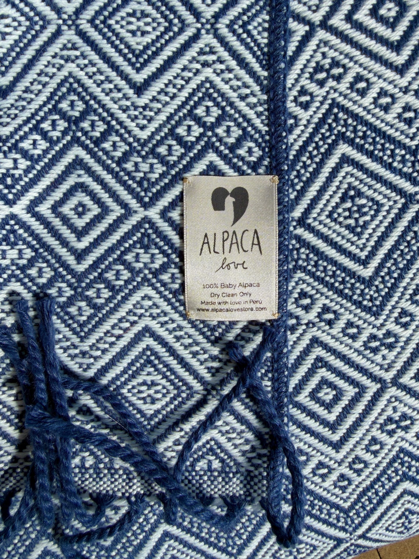 Alpaka Decke aus 100% Baby Alpaka Wolle Weiß Blau