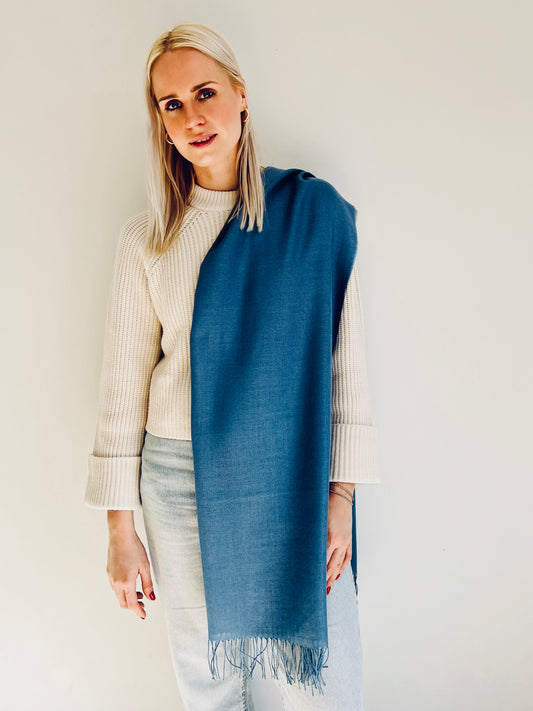 Stola 70% Baby Alpaka Wolle 30% Seide Blau