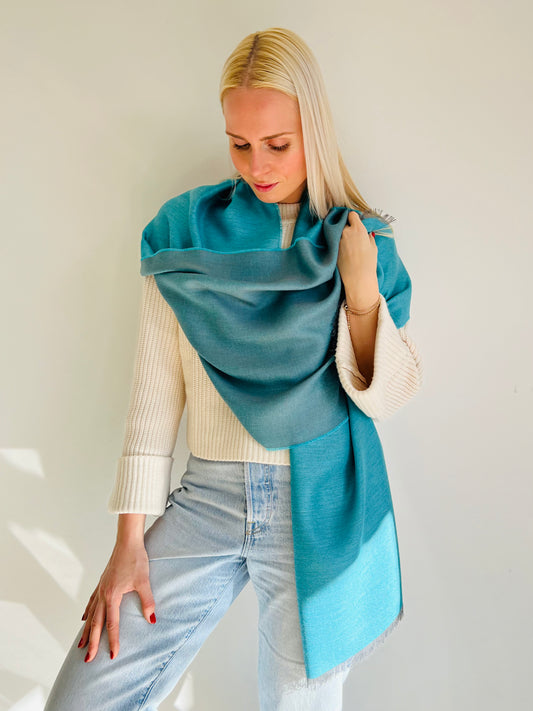 Schal 70% Baby Alpaka Wolle 30% Seide Grün Grau